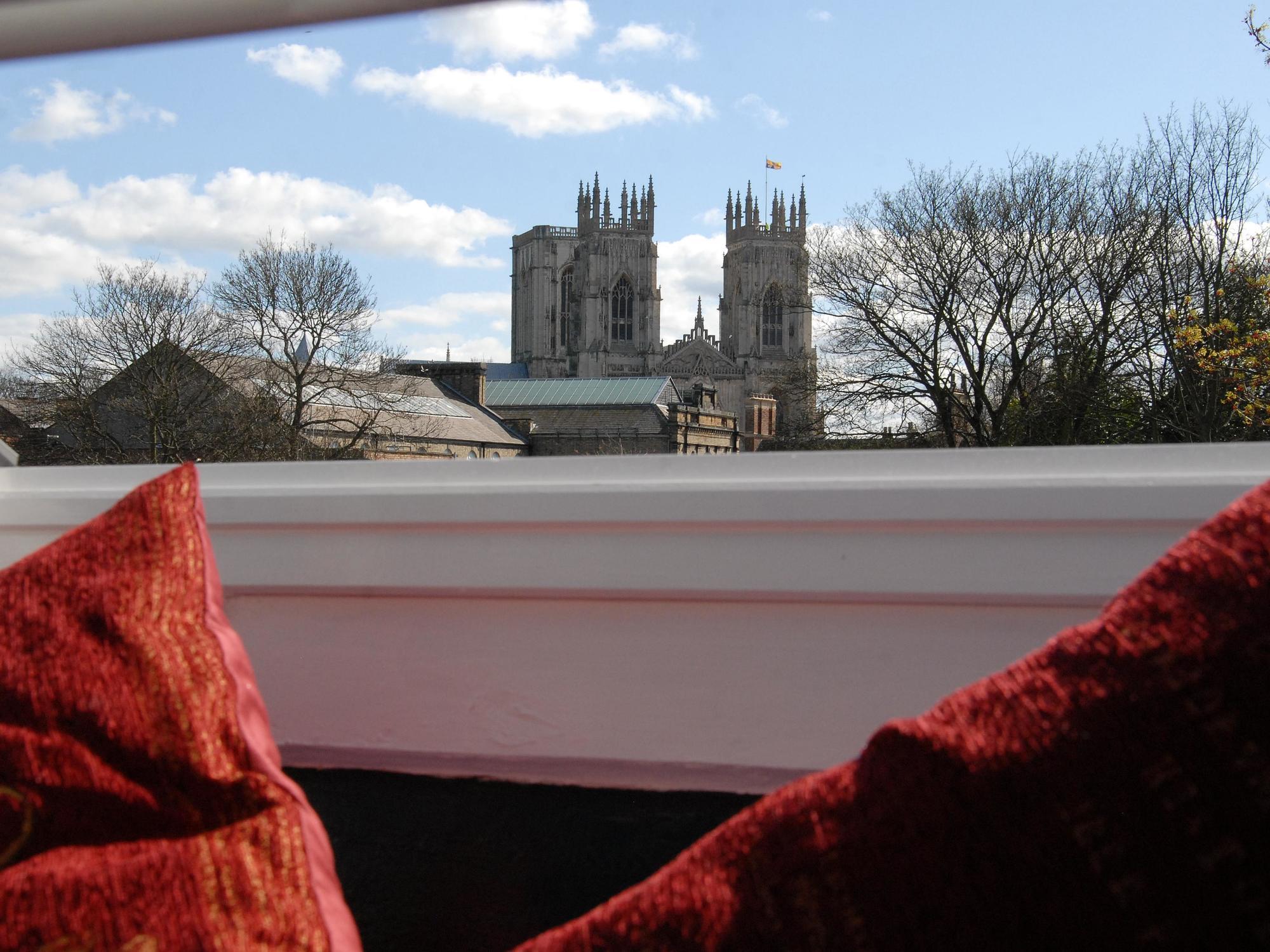 Minster Walk Guesthouse 요크 외부 사진